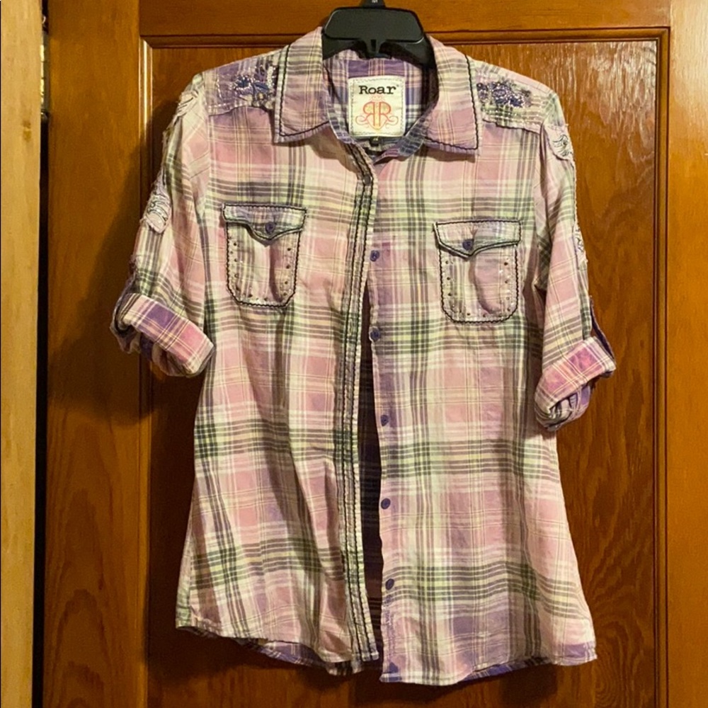 Roar Button Up